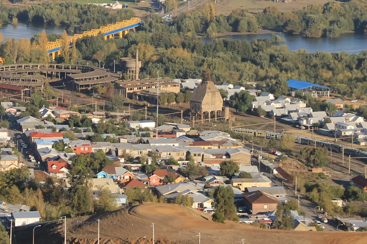 Una panorámica de San Rosendo junto al río Biobío, Región del Biobío